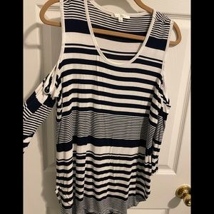 Blue and white stripe 3/4 top
